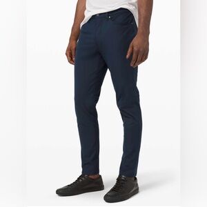 Lululemon ABC Mens 31x325 Fit Pant Warpstreme True Navy Stretch Reflective Golf